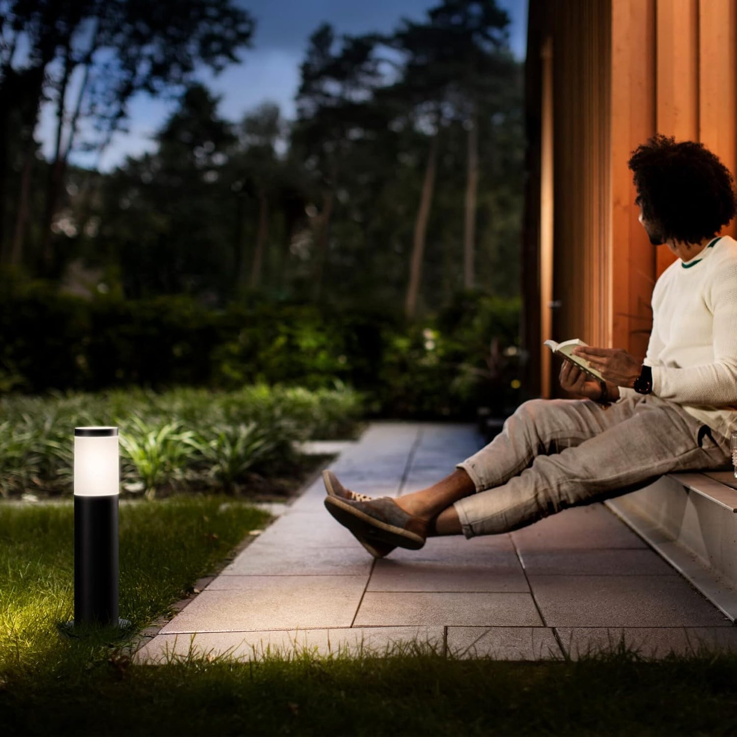 PHILIPS Utrecht Outdoor Sockelleuchte 1-er Starter Set (6 W), wetterfeste Niedervolt Außenleuchte mit warmweißem Licht, energiesparende LED Beleuchtung, anthrazit [Energieklasse F]