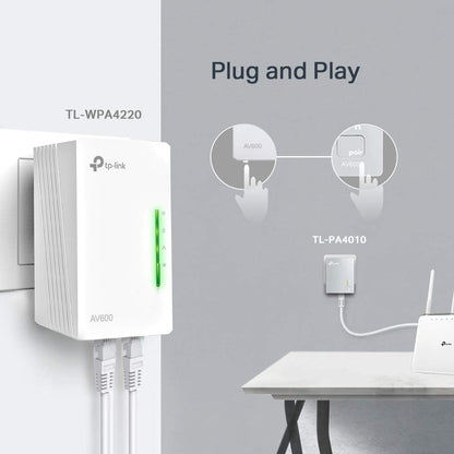 TP-Link WLAN Powerline Adapter Set TL-WPA4220 KIT(600Mbit/s, WLAN 300Mbit/s, Wi-Fi Clone, Fast-Ethernet-LAN, Plug&Play, Kompatibel mit allen HomePlug AV/AV2)