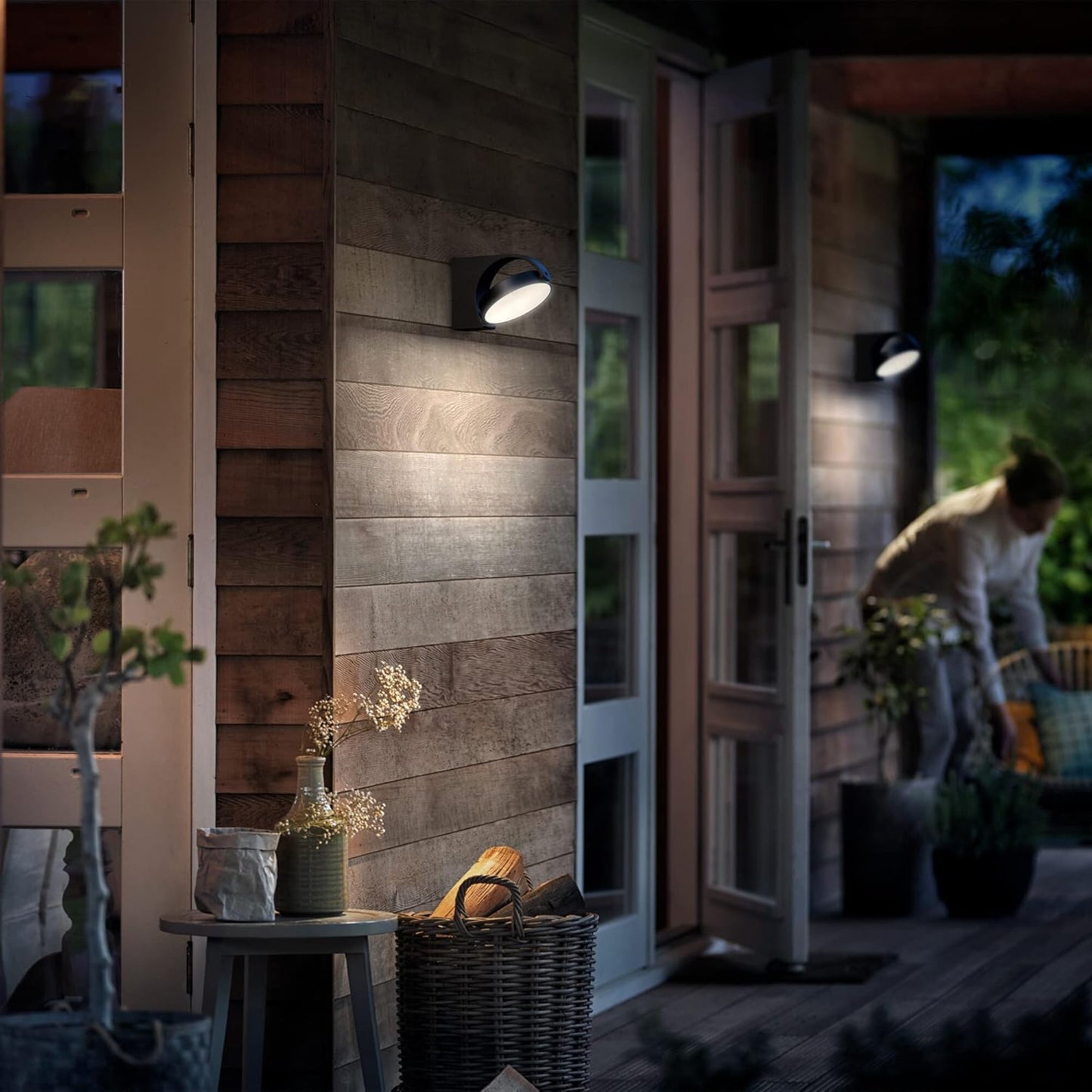 PHILIPS Mimosa Outdoor Wandleuchte (7 W), wetterfeste Außenleuchte mit beweglichem Panel und warmweißer LED Beleuchtung, anthrazit, 2.700 Kelvin